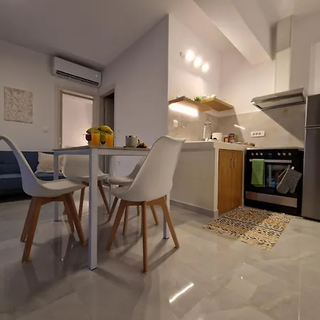 Regina - Luxury Myrties