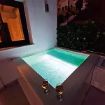 Regina - Luxury Nyaraló Mirtiész