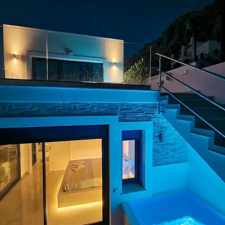 Regina - Luxury *