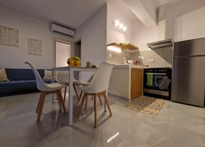 Regina - Luxury Myrties