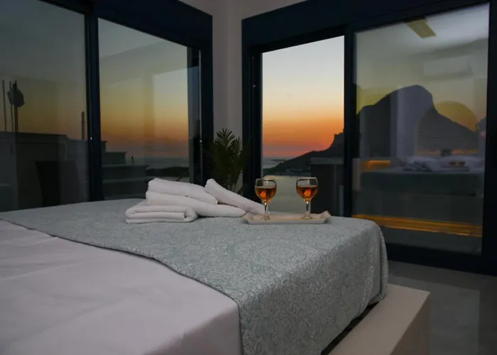 Regina - Luxury * Myrties